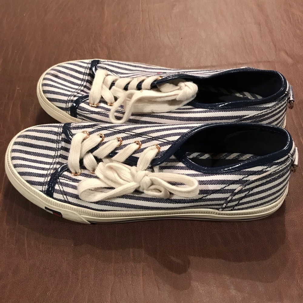 TOMMY HILFIGER STRIPED SNEAKERS SIZE 6.5 - Picture 3 of 8